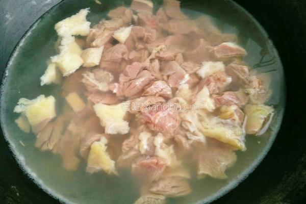 番茄土豆牛肉的做法图解2
