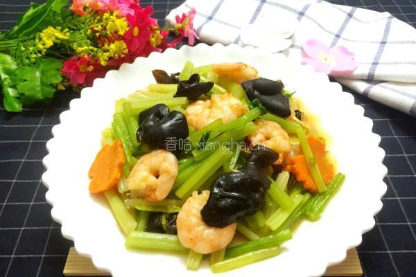 虾仁炒芹菜的做法图解7