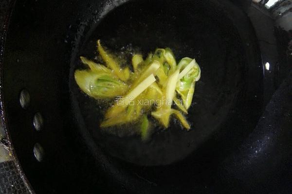 木耳炒黄花的做法图解5