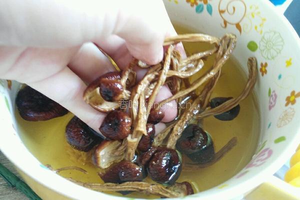 茶树菇无花果鸭汤的做法图解3