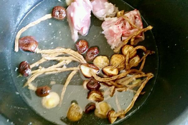 茶树菇无花果鸭汤的做法图解4
