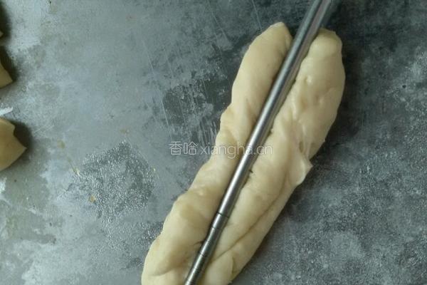 无矾无泡打粉油条的做法图解4