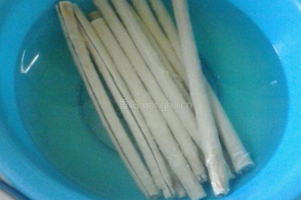 卤豆棒的做法图解1
