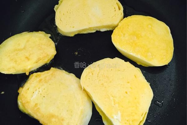 蛋煎馒头的做法图解3