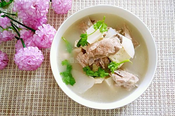白萝卜豆腐排骨汤