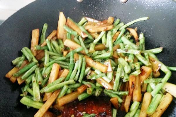 土豆炖豆角的做法图解7