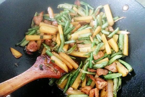 土豆炖豆角的做法图解8