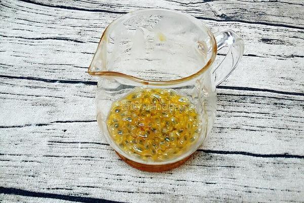 蜂蜜百香果茶的做法图解4