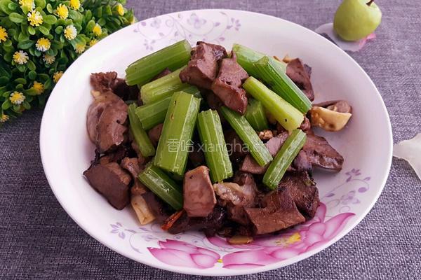 芹菜炒猪心的做法图解8