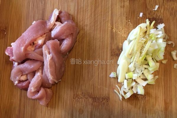 红蘑炒土豆片的做法图解4