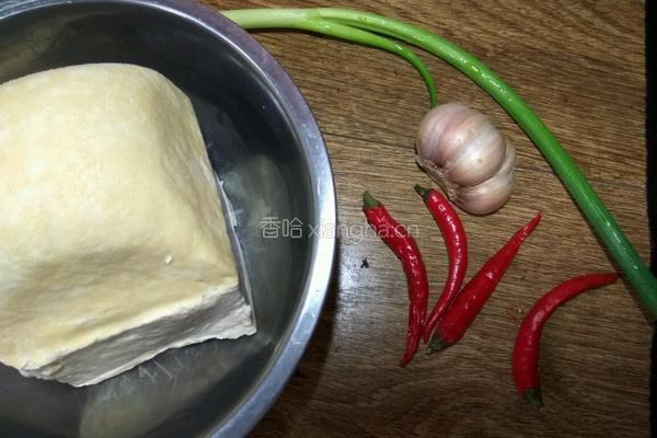 凉拌老豆腐的做法图解1
