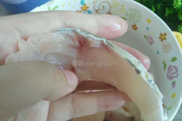 粉蒸草鱼的做法图解2