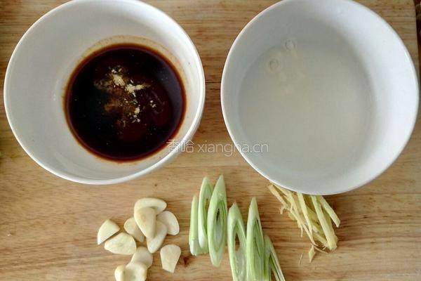 小白菜炒香菇的做法图解3