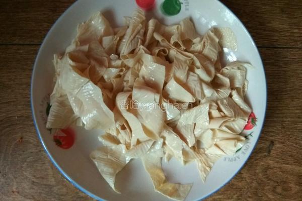 家常凉拌豆油皮的做法图解2