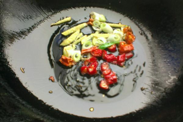 青椒炒鱼的做法图解7