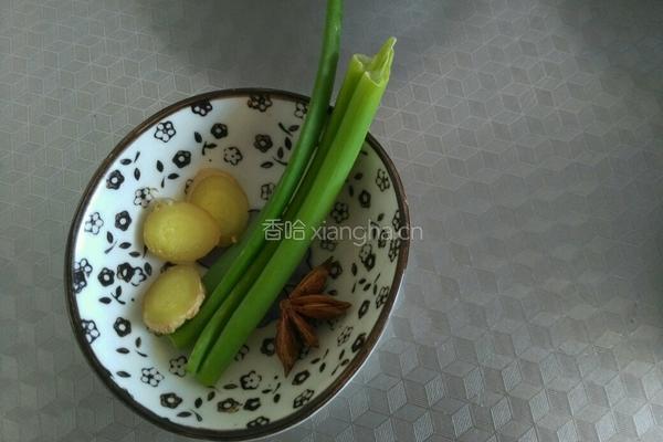 玉米大枣鸡汤的做法图解4
