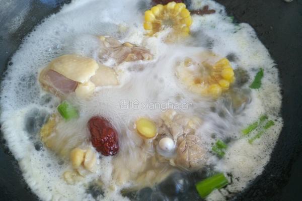 玉米大枣鸡汤的做法图解10