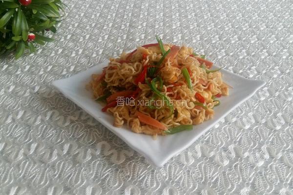 蛋炒方便面的做法图解6