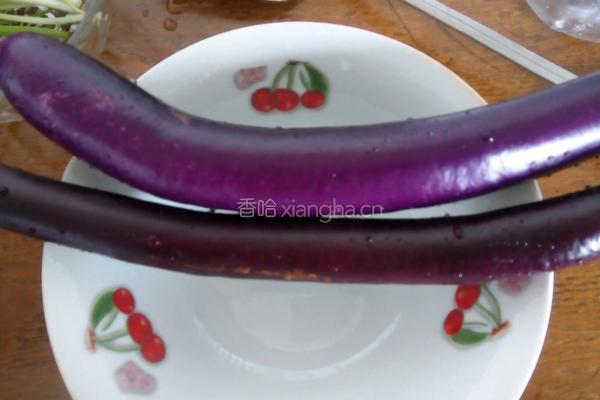 手撕凉拌茄子的做法图解1