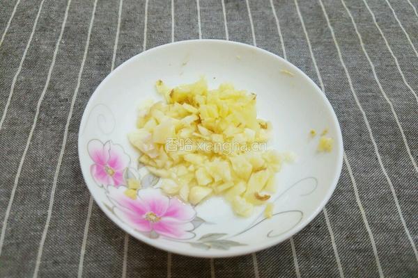 油豆腐炒青椒的做法图解3