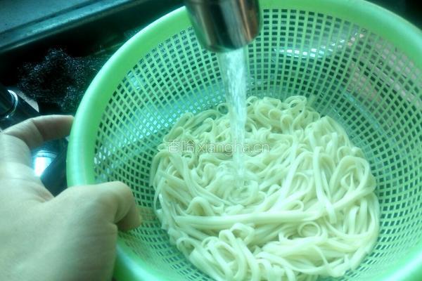 西红柿鸡蛋卤面的做法图解7