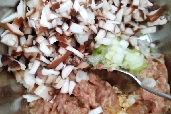 香菇猪肉包的做法图解4