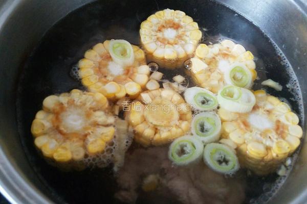 大骨玉米汤的做法图解5