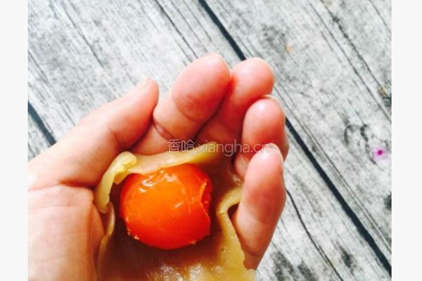 蛋黄莲蓉月饼的做法图解15