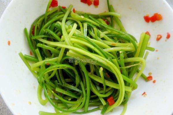 凉拌蒜苗丝的做法图解7