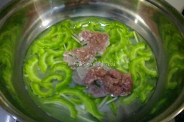 苦瓜肉丝汤的做法图解6