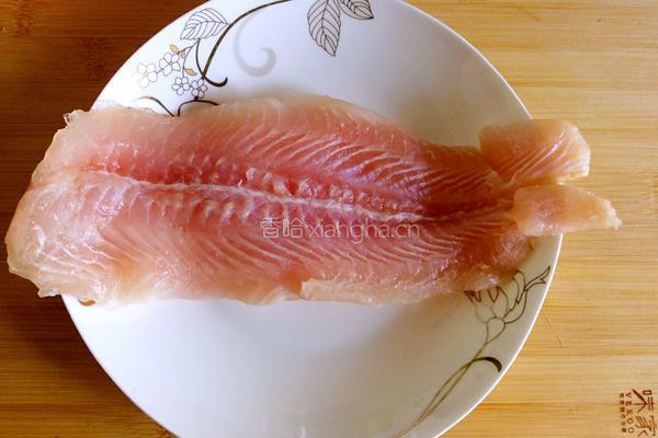 鱼烧豆腐的做法图解1