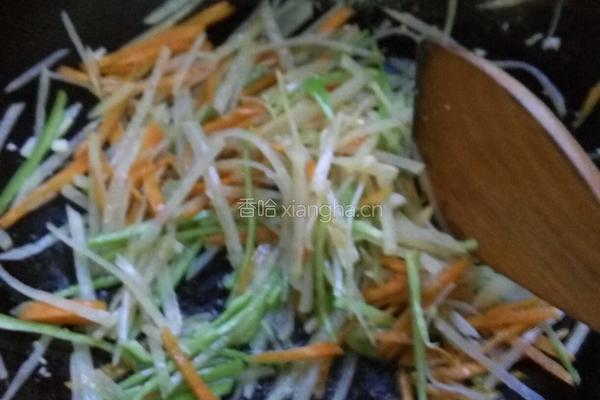 土豆胡萝卜丝的做法图解7