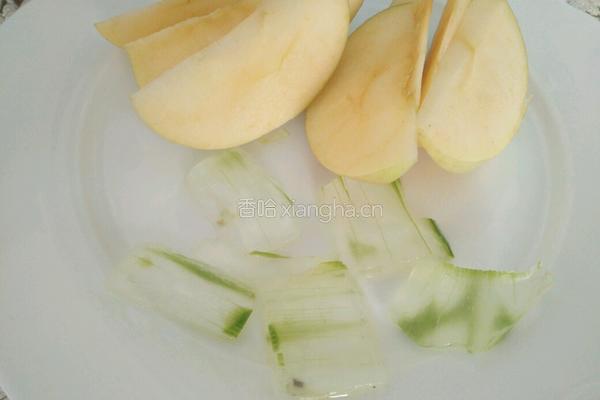 青苹果芦荟猪脊骨汤的做法图解3