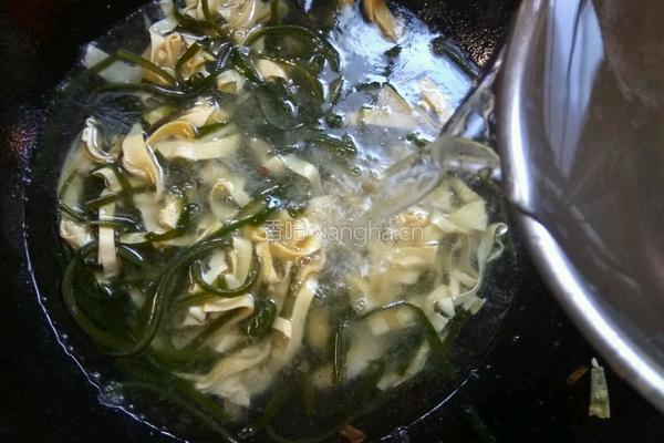 海带豆皮汤的做法图解8