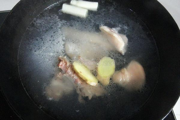 老鸭黄豆汤的做法图解1