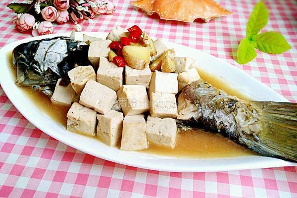 垮炖鲜鱼豆腐的做法图解9