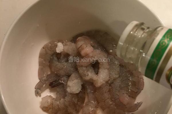茭白荀炒虾仁的做法图解1