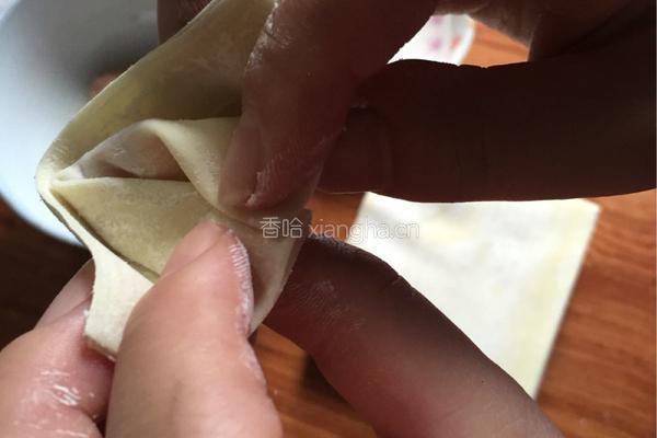 馄饨的包法的做法图解6