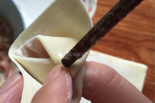 馄饨的包法的做法图解7