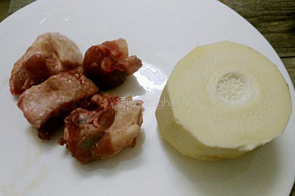 鲜笋老鸭汤的做法图解1
