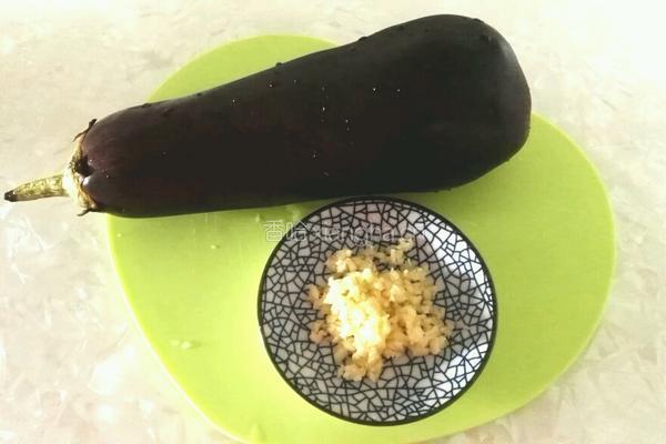 多汁烤茄子的做法图解1