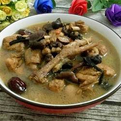 野蘑菇炖鸡的做法[图]