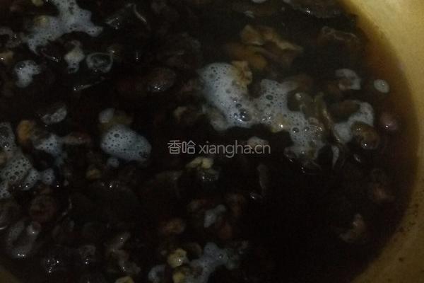 野蘑菇炖鸡的做法图解4