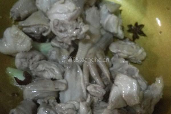 野蘑菇炖鸡的做法图解8
