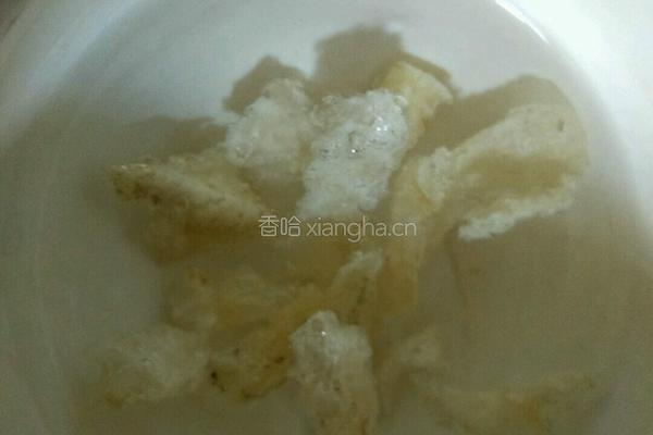 冰糖牛奶燕窝的做法图解1
