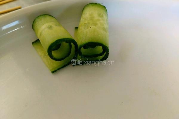 凉拌黄瓜海蜇皮的做法图解2