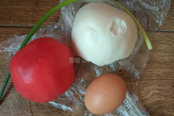 西红柿炒馒头的做法图解1
