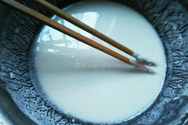 煎薄饼的做法图解2
