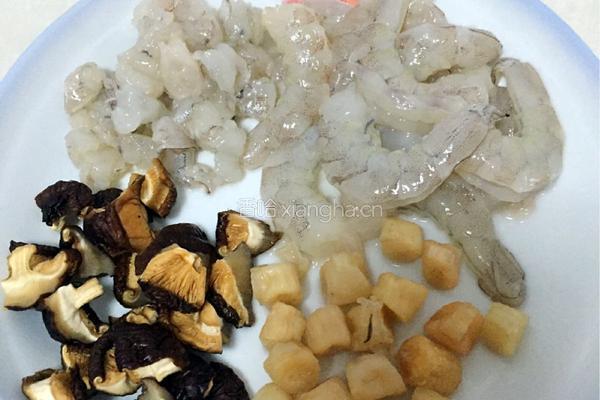 鲜虾干贝粥的做法图解1