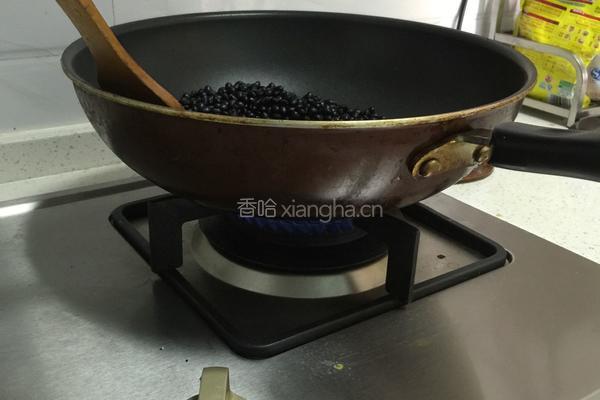 蜂蜜醋泡黑豆的做法图解2